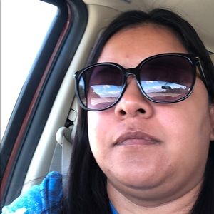 Meet your Posher, Manuela